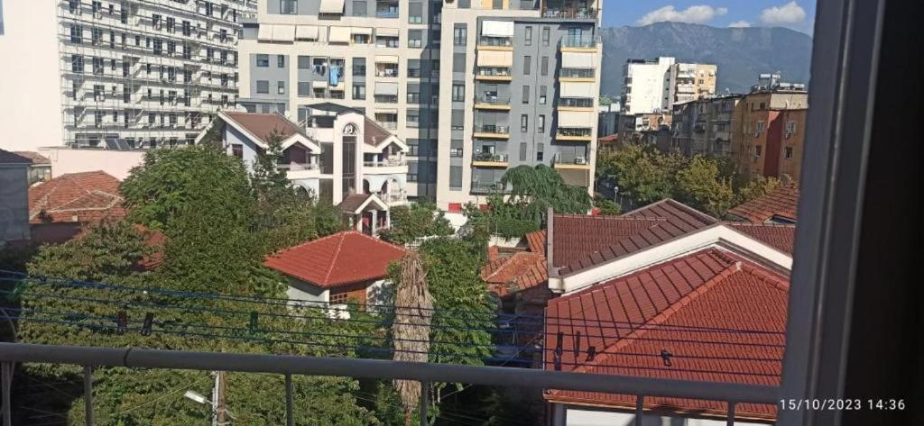 Royal Hostel Тирана Экстерьер фото