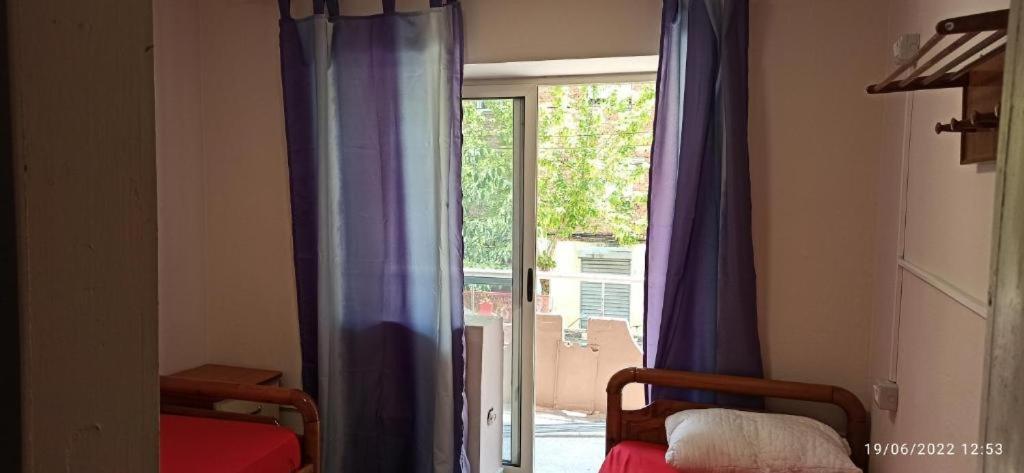 Royal Hostel Тирана Экстерьер фото