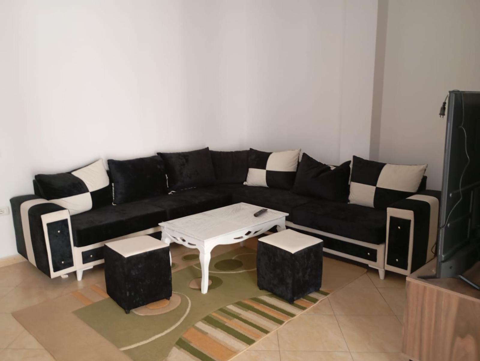 Royal Hostel Тирана Экстерьер фото